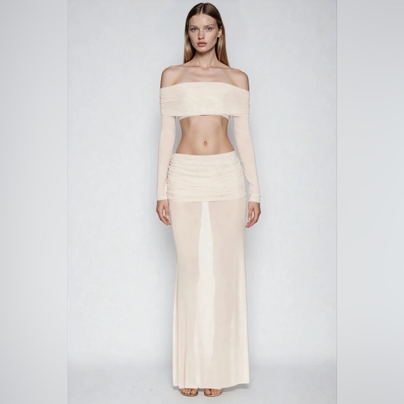 cream  Off-Shoulder top + skirt SET like helsa - Picture 2 of 8